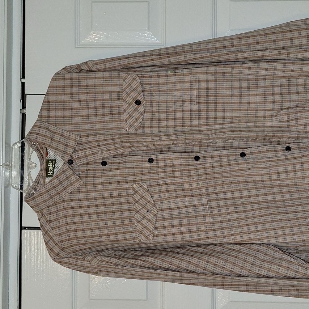 Men's Howler Brothers shirt